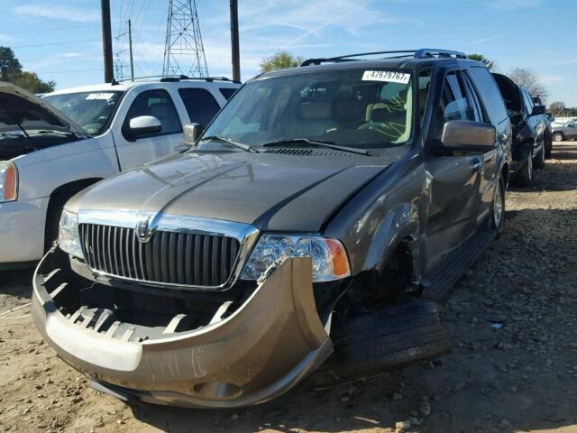 5LMFU28R33LJ36325 - 2003 LINCOLN NAVIGATOR BROWN photo 2