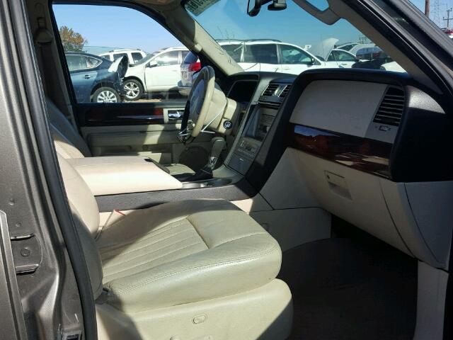 5LMFU28R33LJ36325 - 2003 LINCOLN NAVIGATOR BROWN photo 5