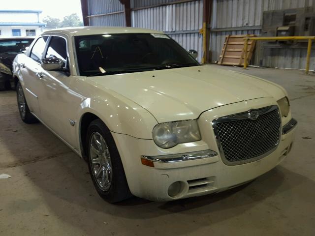 2C3AA63H85H630538 - 2005 CHRYSLER 300C WHITE photo 1