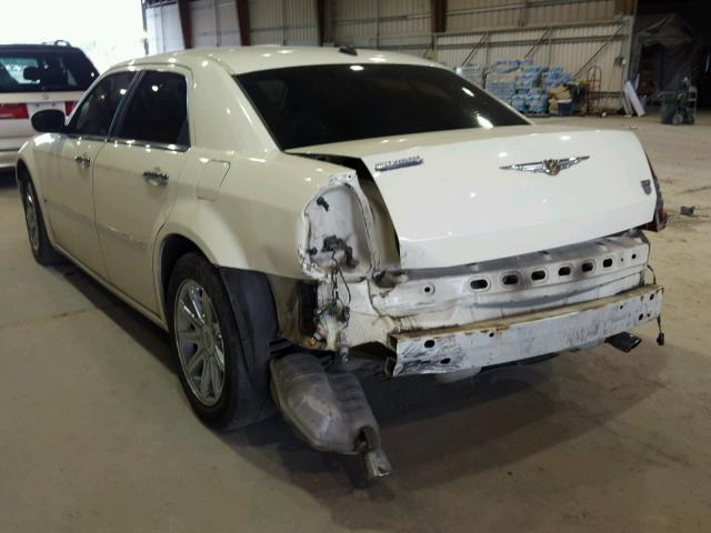 2C3AA63H85H630538 - 2005 CHRYSLER 300C WHITE photo 3