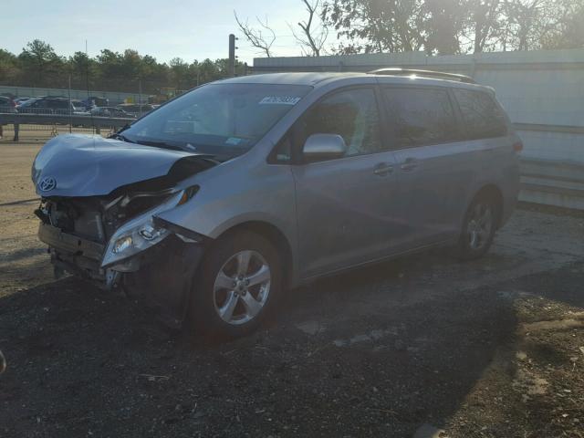 5TDKK3DCXBS008969 - 2011 TOYOTA SIENNA LE SILVER photo 2