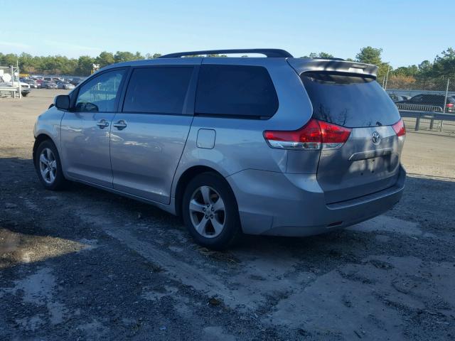 5TDKK3DCXBS008969 - 2011 TOYOTA SIENNA LE SILVER photo 3