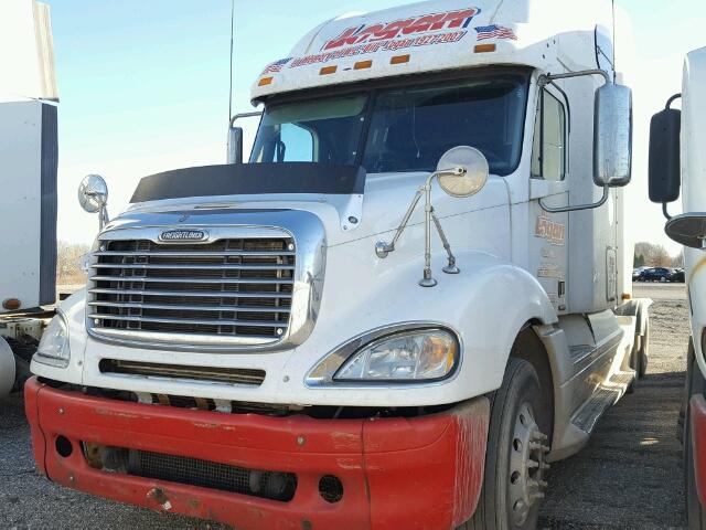 1FUJA6CV97LX45021 - 2007 FREIGHTLINER CONVENTION WHITE photo 2