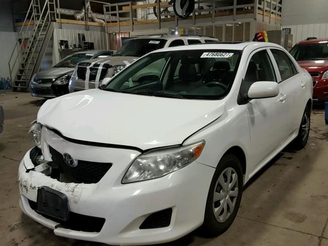 1NXBU40E29Z133358 - 2009 TOYOTA COROLLA BA WHITE photo 2