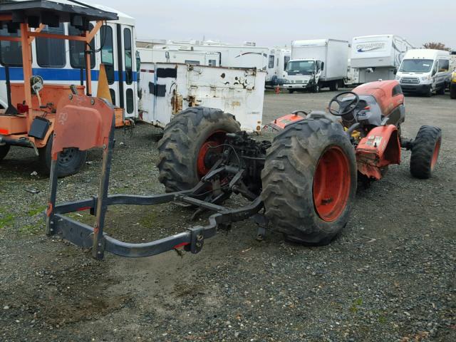 L3240D33336 - 2009 KUTA TRACTOR ORANGE photo 4