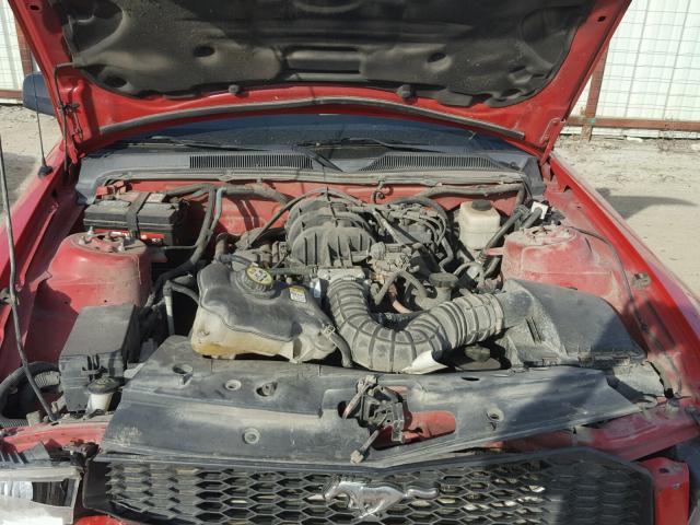 1ZVHT80N585107447 - 2008 FORD MUSTANG RED photo 7