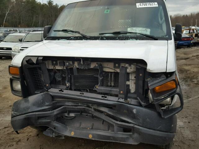 1FTNE24L18DB52509 - 2008 FORD ECONOLINE WHITE photo 9