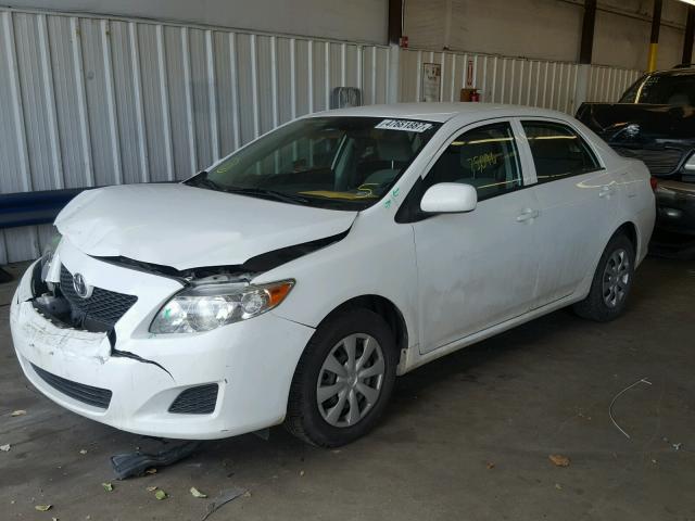 2T1BU4EE5AC439260 - 2010 TOYOTA COROLLA BA WHITE photo 2