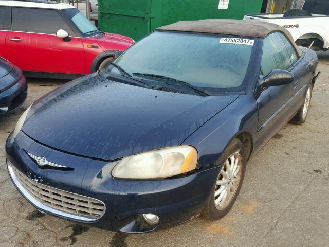 1C3EL55RX2N327971 - 2002 CHRYSLER SEBRING LX BLUE photo 2