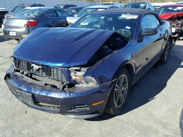 1ZVBP8EM0C5208866 - 2012 FORD MUSTANG BLUE photo 2