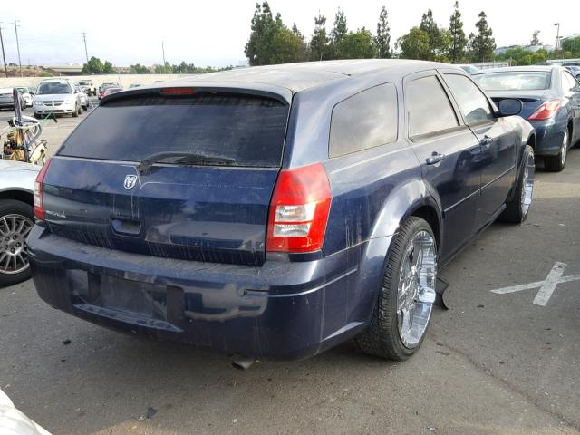 2D4FV48T45H619207 - 2005 DODGE MAGNUM SE BLUE photo 4