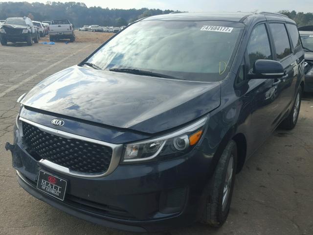 KNDMB5C15G6114306 - 2016 KIA SEDONA LX BLUE photo 2