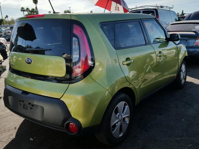 KNDJN2A23F7810661 - 2015 KIA SOUL GREEN photo 4