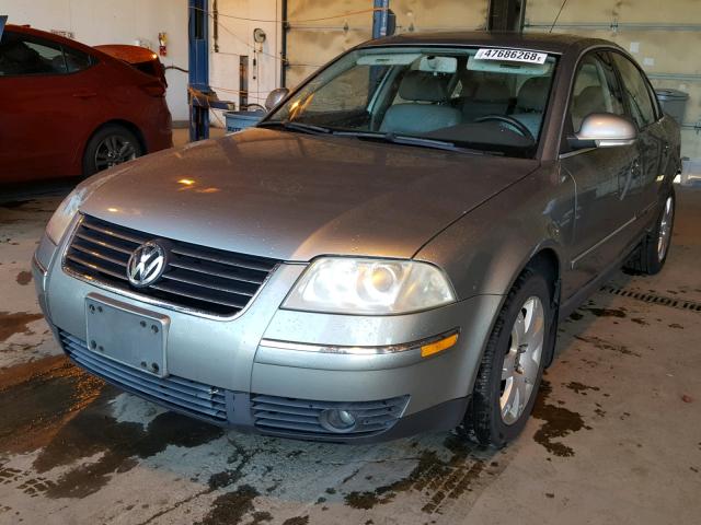 WVWAE63B15P005664 - 2005 VOLKSWAGEN PASSAT GLS SILVER photo 2