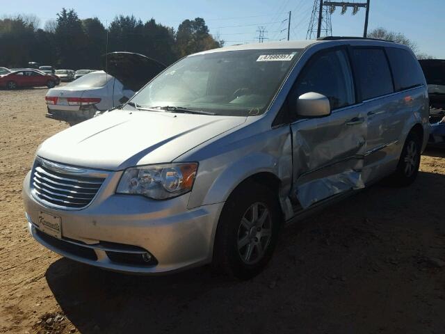 2C4RC1BG4CR325694 - 2012 CHRYSLER TOWN & COU SILVER photo 2