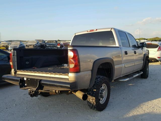 1GCHC23D16F141427 - 2006 CHEVROLET SILVERADO SILVER photo 4