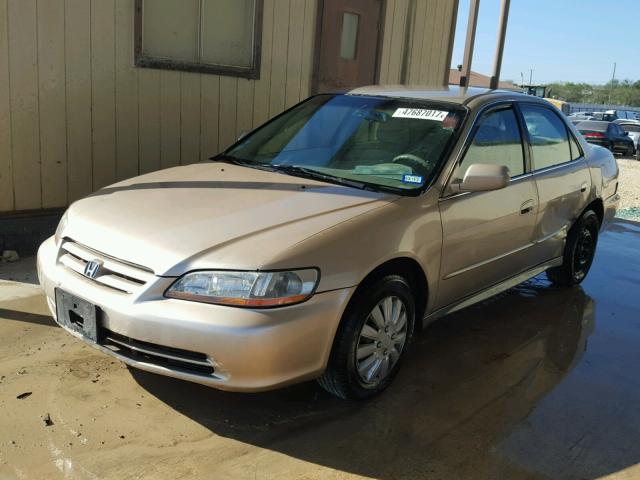 3HGCG56482G704527 - 2002 HONDA ACCORD LX TAN photo 2