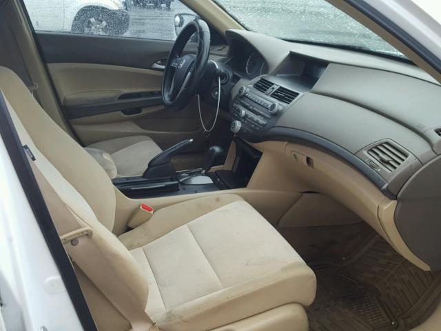 1HGCP26339A005241 - 2009 HONDA ACCORD LX WHITE photo 5