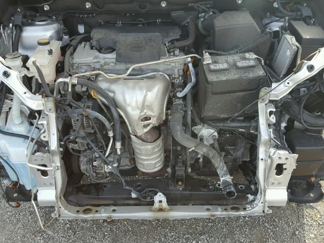 2T3RFREV8FW236740 - 2015 TOYOTA RAV4 XLE SILVER photo 7