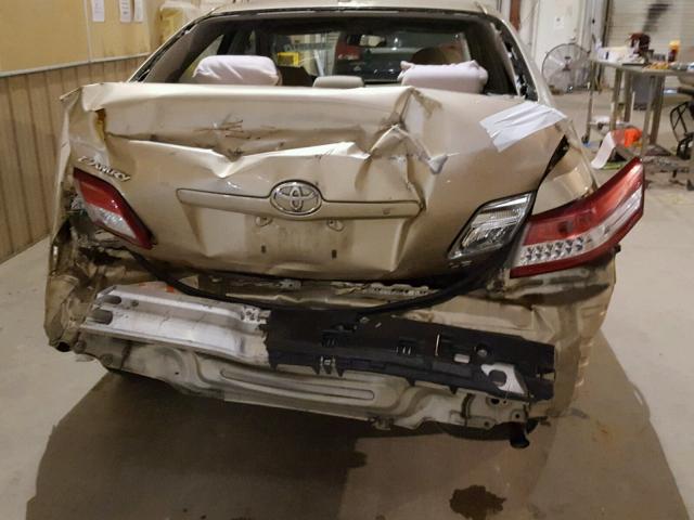 4T1BF3EK7BU716064 - 2011 TOYOTA CAMRY BASE GOLD photo 9