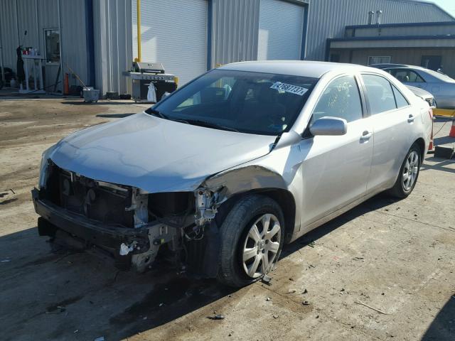 4T1BF3EK4BU139820 - 2011 TOYOTA CAMRY BASE SILVER photo 2