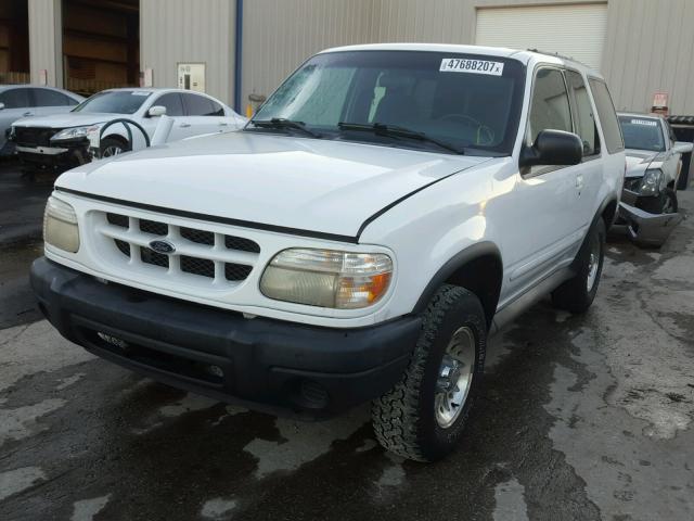 1FMYU60X7YUB04492 - 2000 FORD EXPLORER S WHITE photo 2