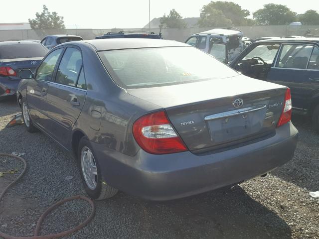 4T1BF32K32U529750 - 2002 TOYOTA CAMRY LE GRAY photo 3