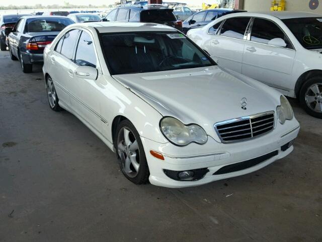 WDBRF52H86F793137 - 2006 MERCEDES-BENZ C GENERATI WHITE photo 1