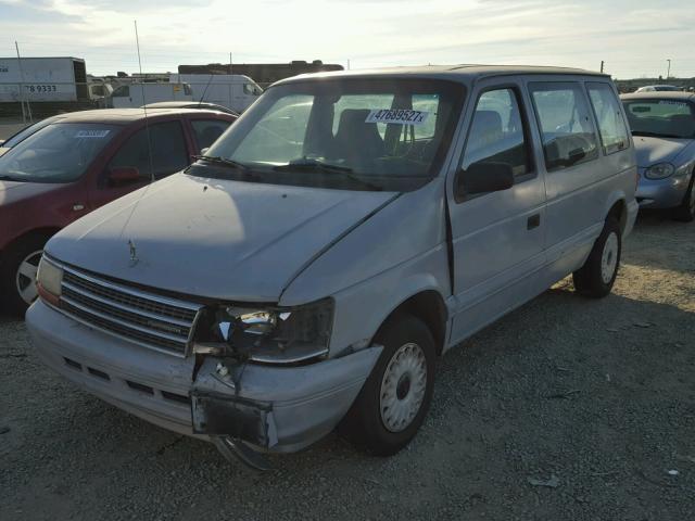 2P4GH2533SR399402 - 1995 PLYMOUTH VOYAGER GRAY photo 2