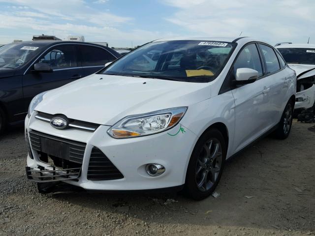 1FADP3F28DL124650 - 2013 FORD FOCUS SE WHITE photo 2