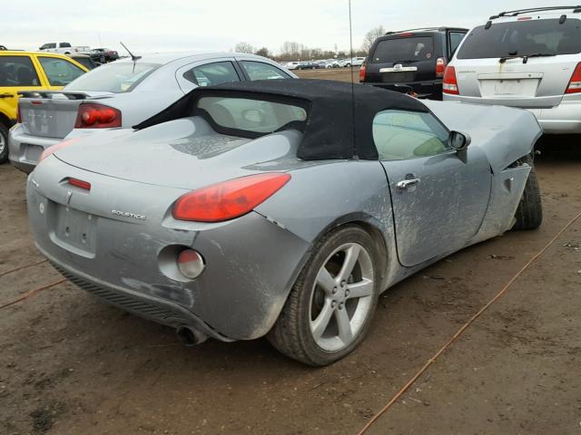 1G2MB33BX6Y108764 - 2006 PONTIAC SOLSTICE GRAY photo 4