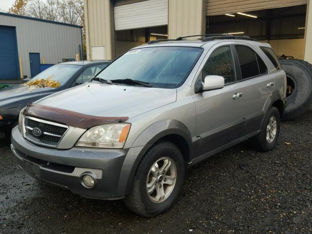 KNDJC733X35150246 - 2003 KIA SORENTO EX SILVER photo 2