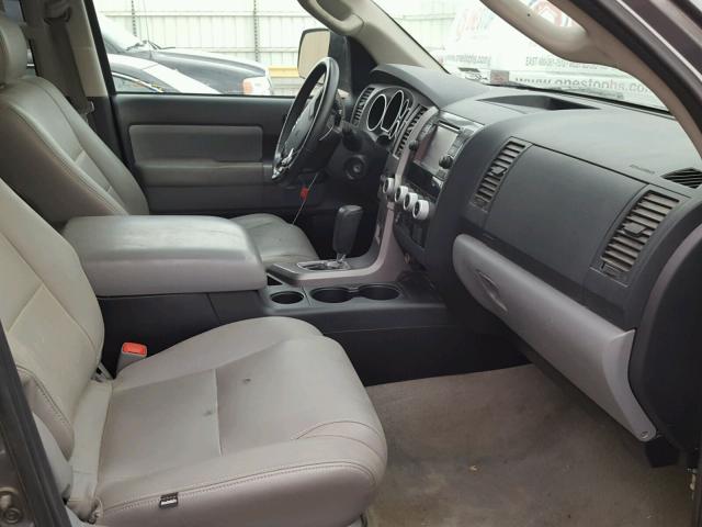 5TDBY5G1XBS048585 - 2011 TOYOTA SEQUOIA SR GRAY photo 5