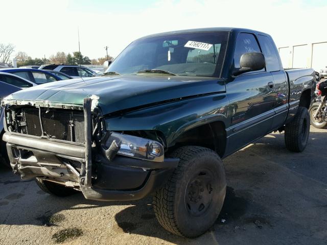 1B7KF2362WJ215787 - 1998 DODGE RAM 2500 GREEN photo 2