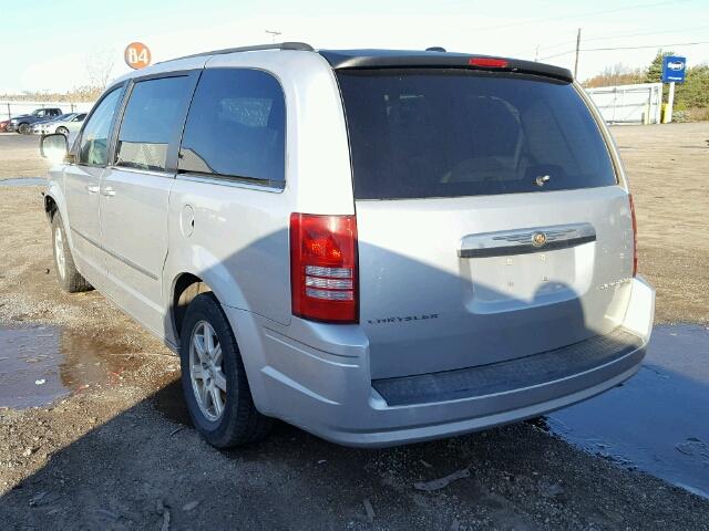 2A4RR5D15AR204145 - 2010 CHRYSLER TOWN & COU SILVER photo 3