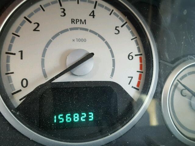 2A4RR5D15AR204145 - 2010 CHRYSLER TOWN & COU SILVER photo 8