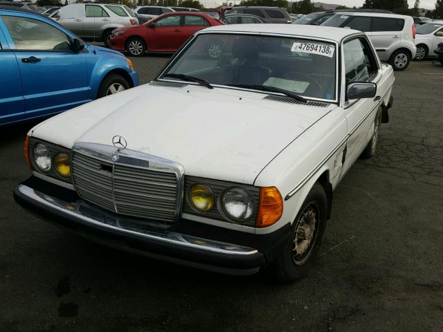 WDBAB53A3CB001490 - 1982 MERCEDES-BENZ 300 CDT WHITE photo 2