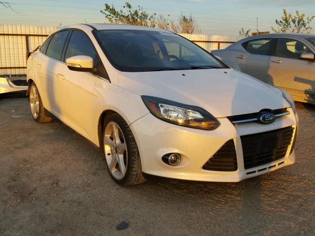 1FAHP3J27CL434974 - 2012 FORD FOCUS TITA WHITE photo 1