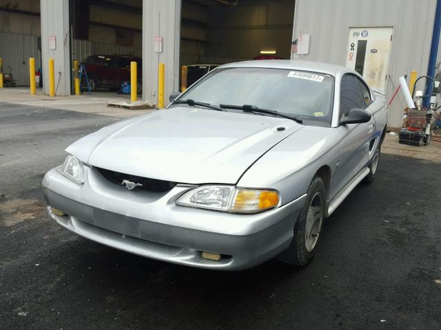 1FAFP4045WF206698 - 1998 FORD MUSTANG SILVER photo 2