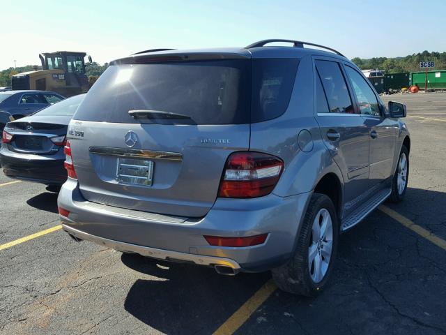 4JGBB2FB0BA746769 - 2011 MERCEDES-BENZ ML 350 BLU SILVER photo 4