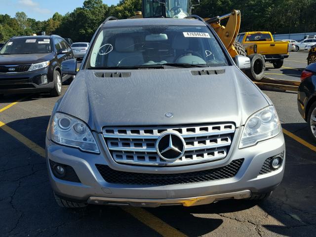 4JGBB2FB0BA746769 - 2011 MERCEDES-BENZ ML 350 BLU SILVER photo 9