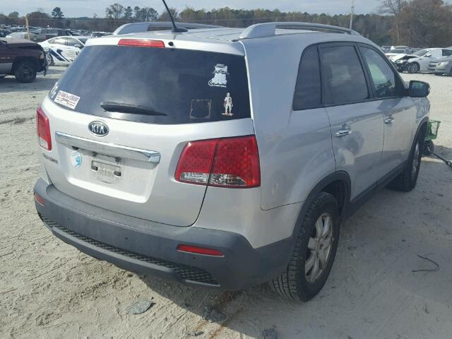 5XYKT3A14BG018250 - 2011 KIA SORENTO BA SILVER photo 4