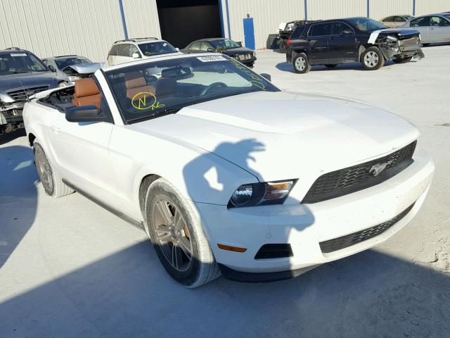 1ZVBP8EM9B5117822 - 2011 FORD MUSTANG WHITE photo 1