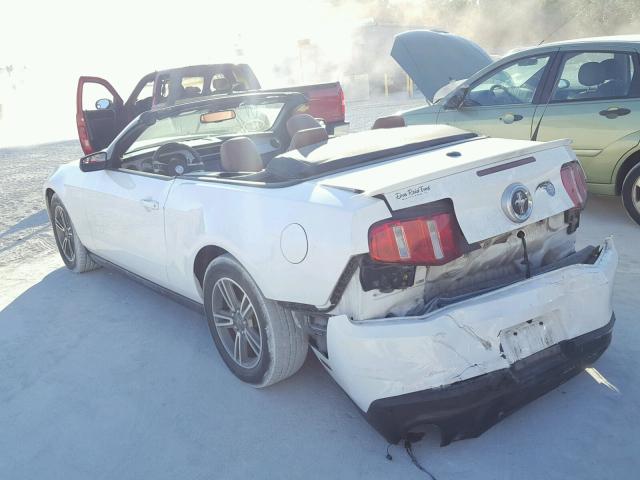 1ZVBP8EM9B5117822 - 2011 FORD MUSTANG WHITE photo 3