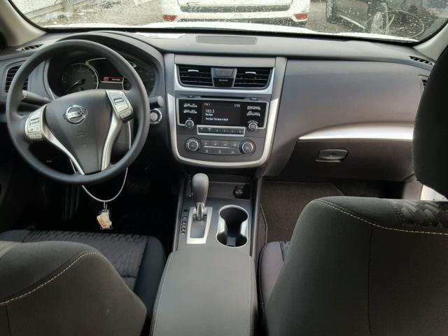 1N4AL3AP3JC119255 - 2018 NISSAN ALTIMA 2.5 WHITE photo 9