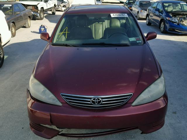 4T1BE30K45U098779 - 2005 TOYOTA CAMRY LE RED photo 9