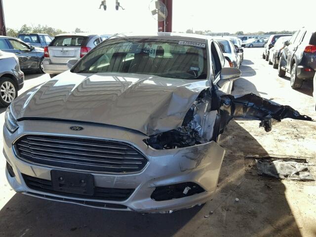 3FA6P0HR1DR360852 - 2013 FORD FUSION SE SILVER photo 9