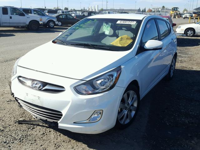 KMHCU5AE6DU097255 - 2013 HYUNDAI ACCENT GLS WHITE photo 2