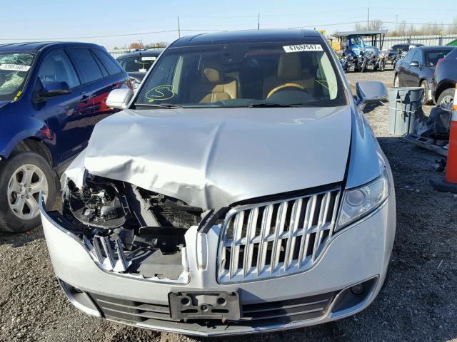 2LMHJ5FR1ABJ13328 - 2010 LINCOLN MKT SILVER photo 7