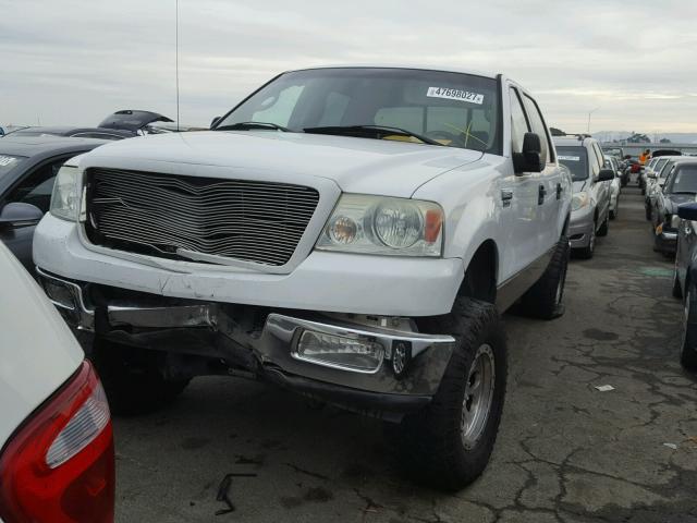 1FTPW12514KC52720 - 2004 FORD F150 SUPER WHITE photo 2